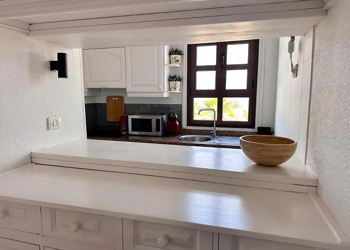 Sunny Americas-ocean View-heated Pool Apartment